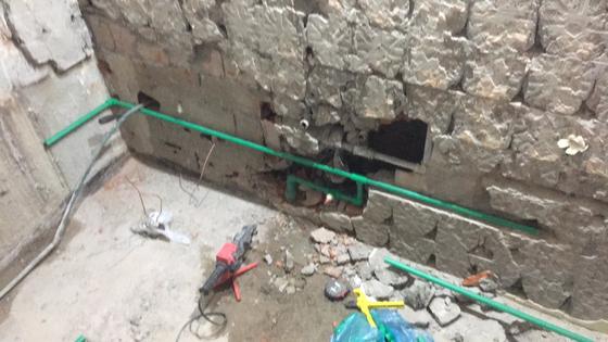 Груби водоинсталатерски радови · разне позиције: развод, вођење цеви, штемовање и припрема за облогу, фотографија 10 од 10