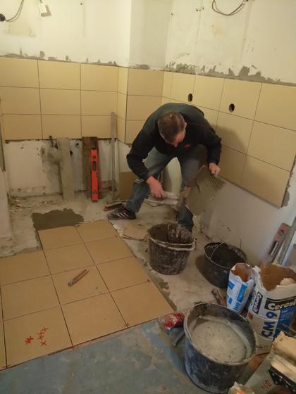 Керамичарски радови · постављање зидних и подних плочица, више захвата, фотографија 3 од 11