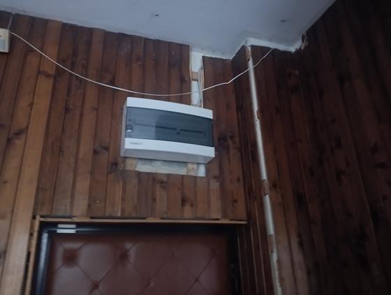 Осигурачке кутије · затечено стање табли и уређене табле после интервенције, фотографија 3 од 10